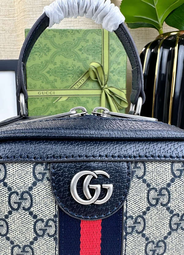 激安グッチバッグコピー着用イメージ